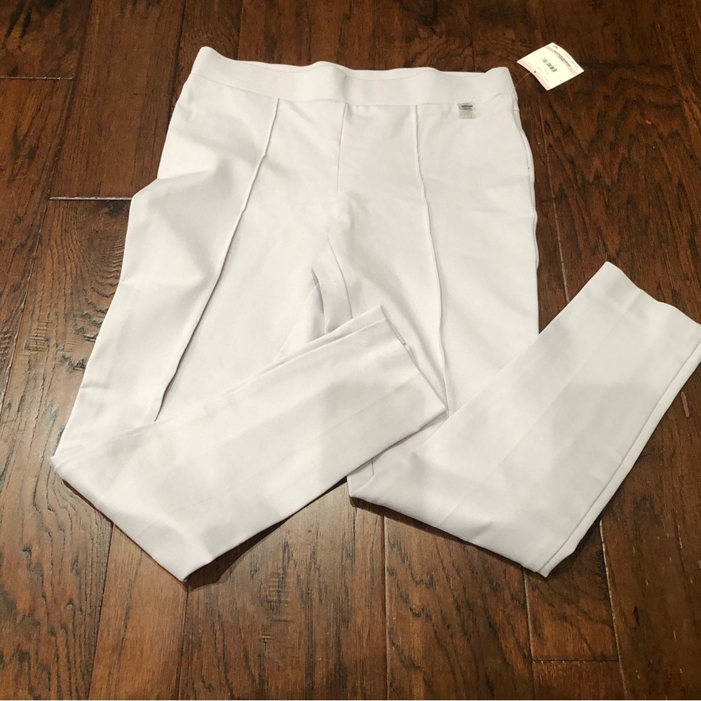 NWT Anne Klein stretch, pull on pants.